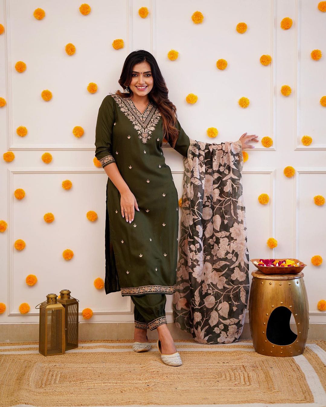 MT Heavy Chanderi Embroidery Readymade Suits Wholesale Shop In Surat

